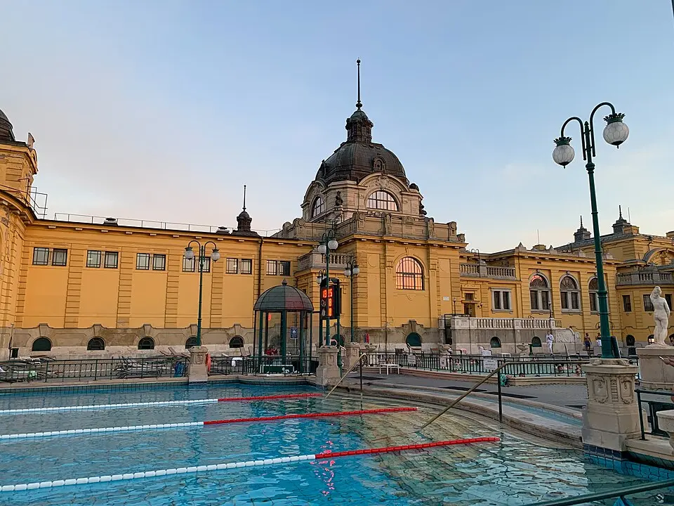 Outdoor pool and building at Széchenyi Thermal Bath in Budapest
